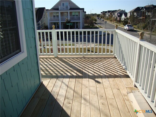 Building Photo - 426 Shadow Point