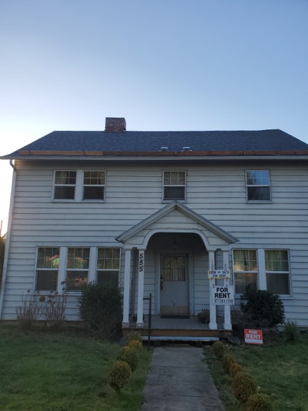 Building Photo - 555 N Broadway St