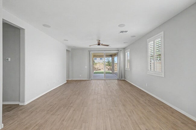 Building Photo - 17534 W Hadley St