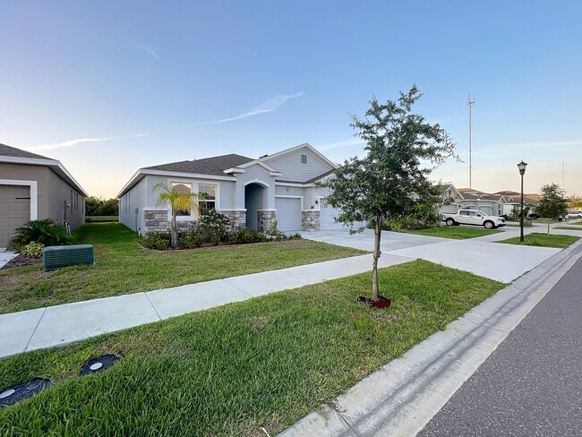 Building Photo - 13014 Willow Grove Dr