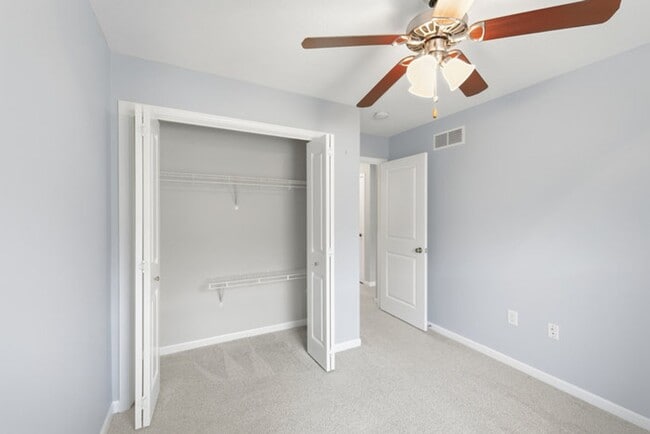 Building Photo - GREAT LOCATION!! 3 Bedroom, 2.5 Bathroom Townhome in West Des Moines!