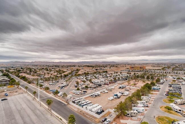 Building Photo - LUXURY RESORT STYLE LIVING @ ONE