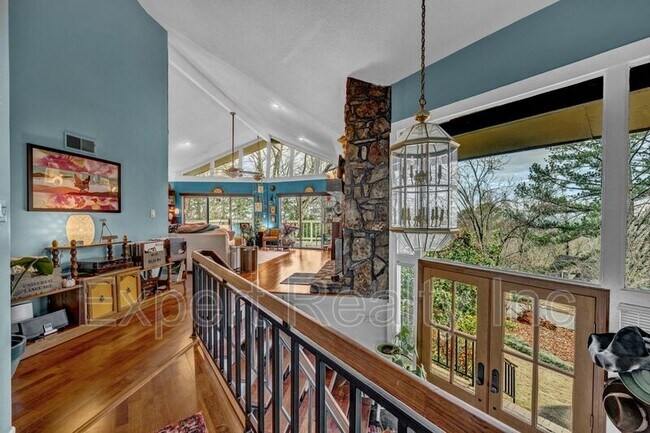 Building Photo - 373 Laredo Dr