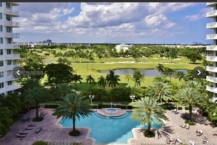 Building Photo - 1755 E Hallandale Beach Blvd