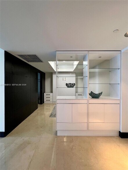 Building Photo - 465 Brickell Ave