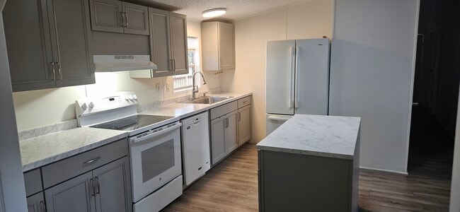 Building Photo - 2541 Holly Hill Grove Rd 1