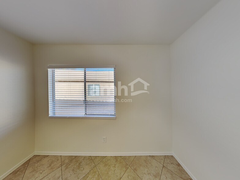 Building Photo - 4639 E Pinto Valley Rd