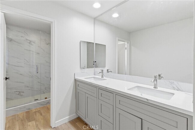 Building Photo - 5415 E Willowick Cir