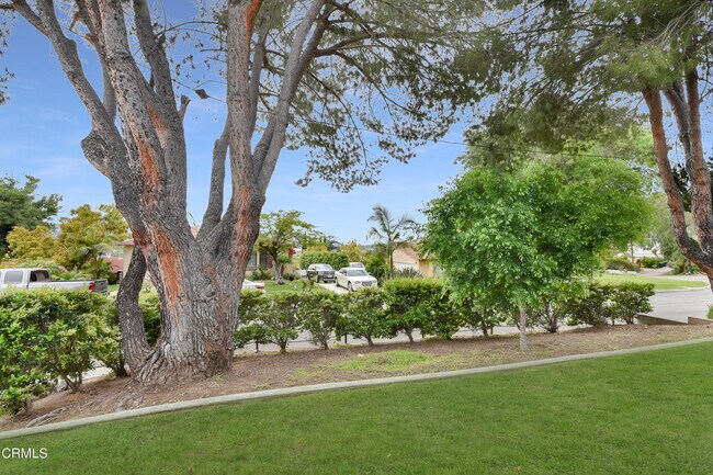 Building Photo - 296 Foothill Dr