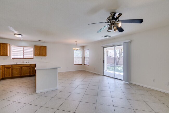Building Photo - Spacious 4 Bedroom 2.5 Bathroom Home with Covered Patio & Large Backyard