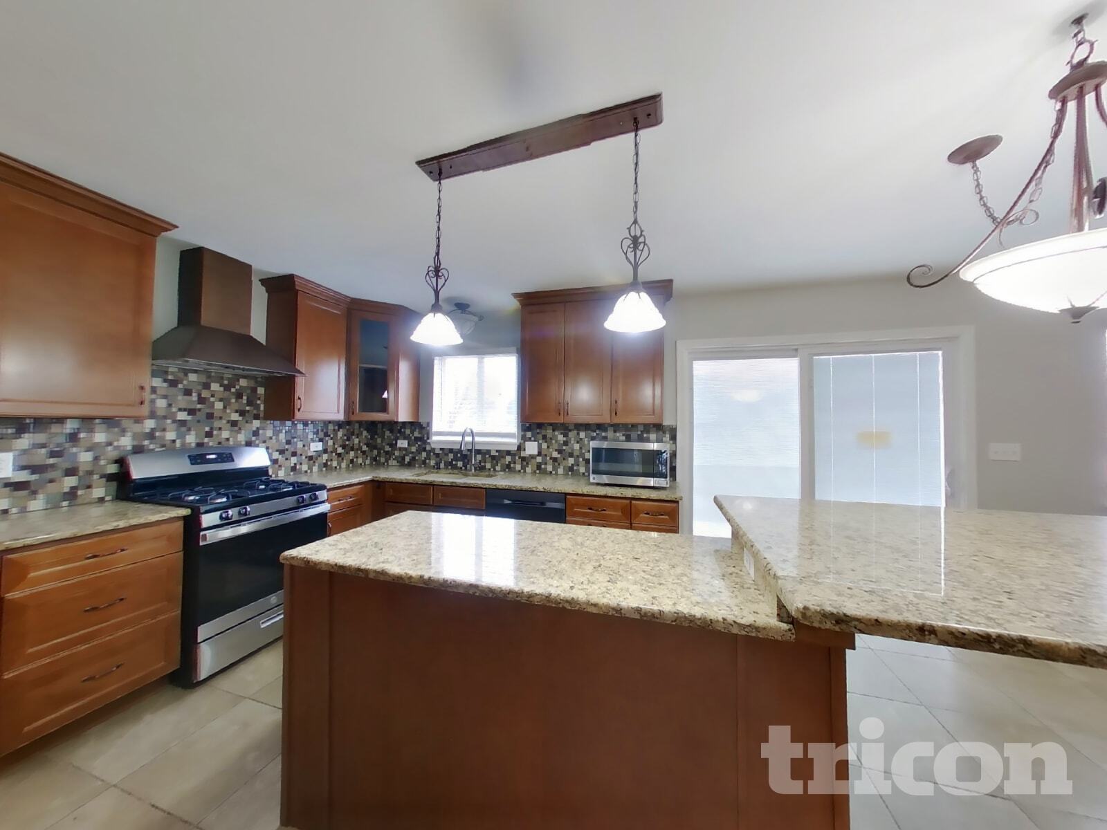 Building Photo - 16137 S Lexington Dr