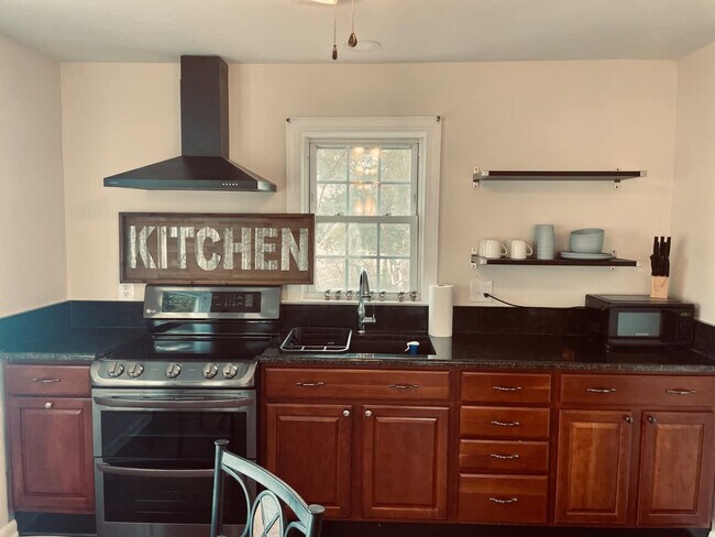 Building Photo - 14380 Calvert St