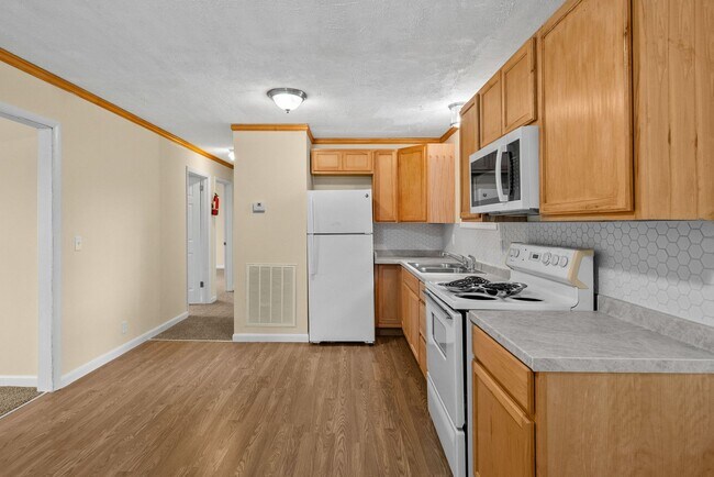 Building Photo - 3 Bedroom Home For Rent Near Needmore Road!