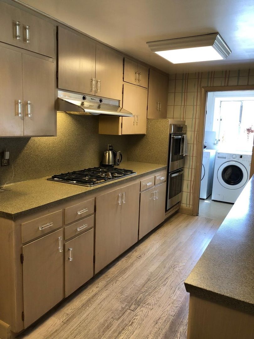 Building Photo - 355 S Newport Way