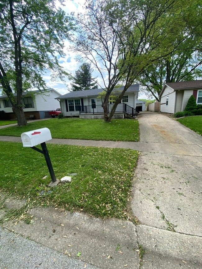Primary Photo - 3 bed 1.5 bath 1500