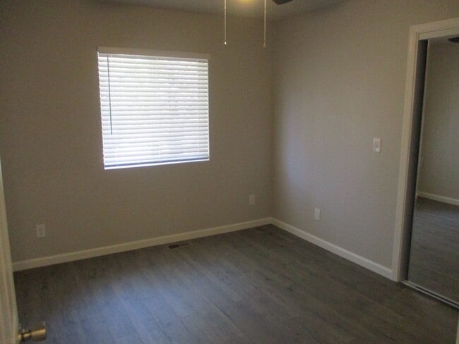 Building Photo - 1621 W Huning