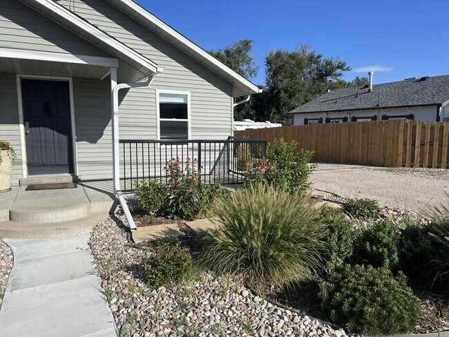 Building Photo - 390 S Garrison St