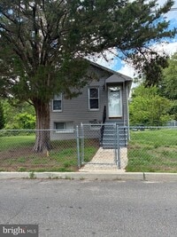 Building Photo - 2228 Kennedy Ave
