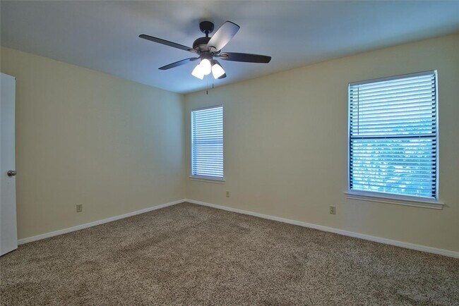 Building Photo - 6489 Hart Ln