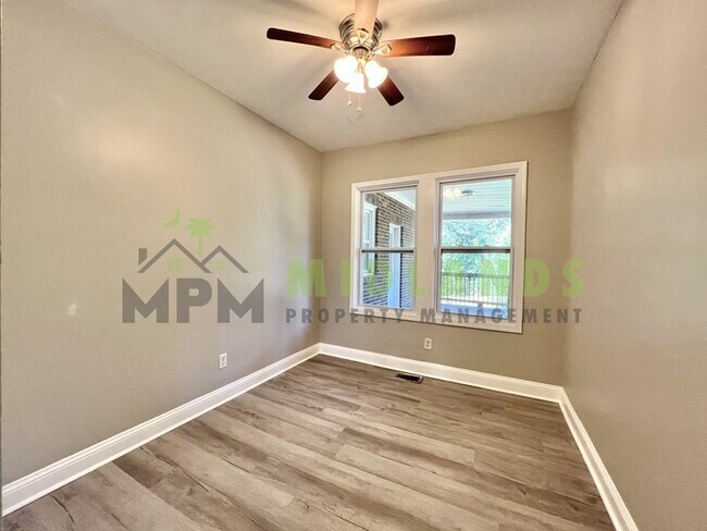 Building Photo - 3202 Belvedere Dr