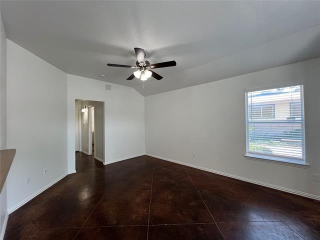 Building Photo - 521 Oakwood Ln