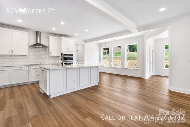 Building Photo - 5944 Bakers Point