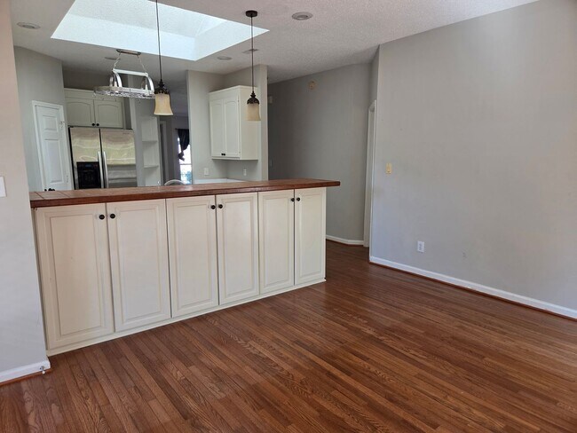 Building Photo - 2607 Quail Ridge Ln SW