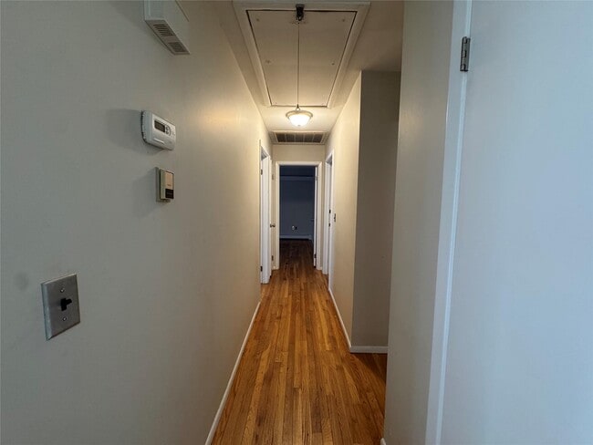 Building Photo - 553 Cross Hill Ln