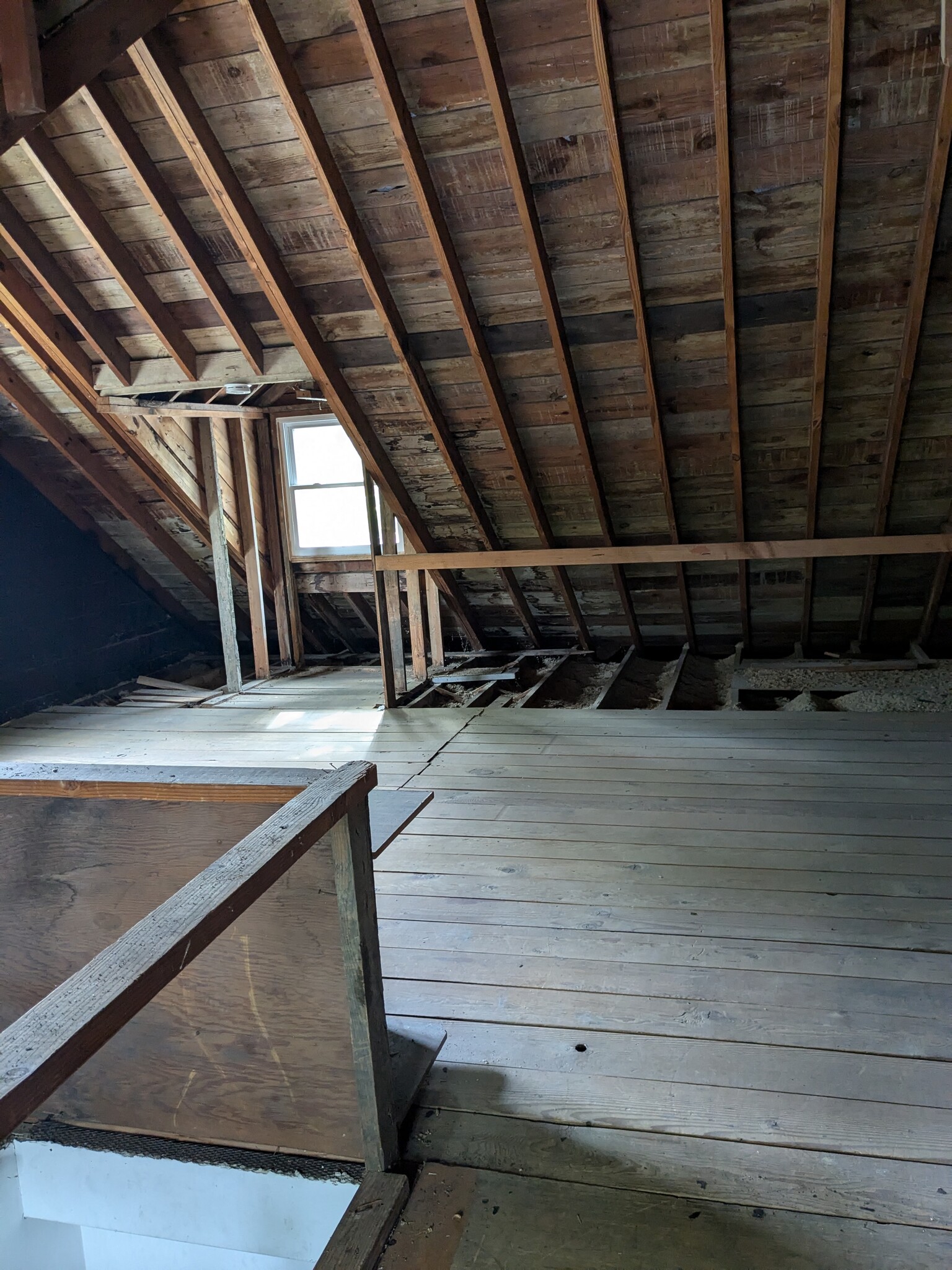 Building Photo - 1422 Shroyer Rd