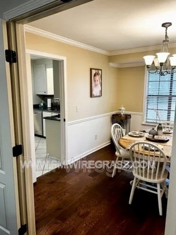 Building Photo - 401 Wildwood Dr