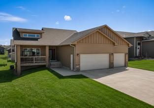 Building Photo - 1108 N Mossy Oak Ave