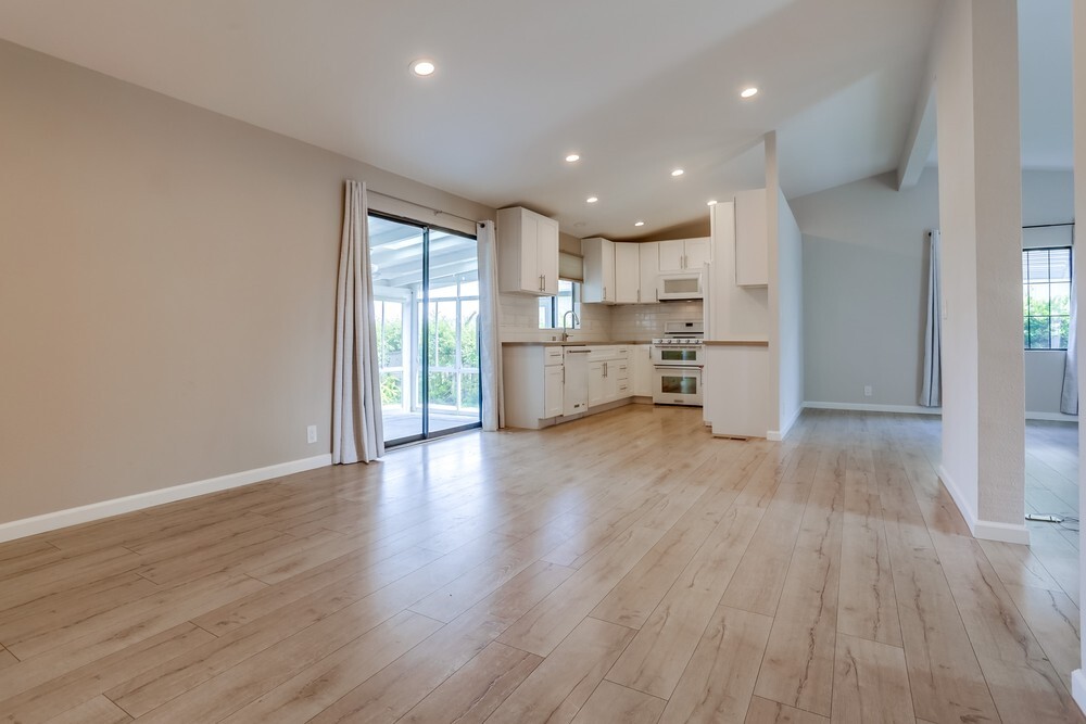 Building Photo - 3560 Turquoise Ln