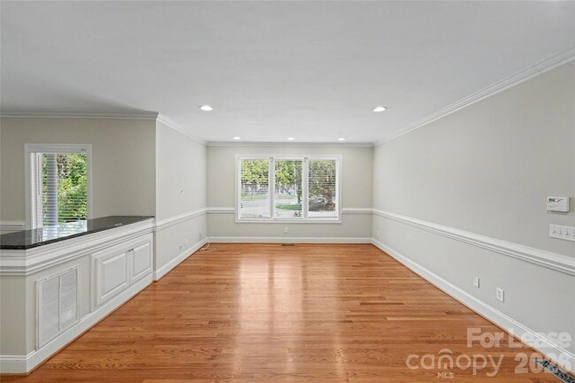 Building Photo - 2545 Rea Rd