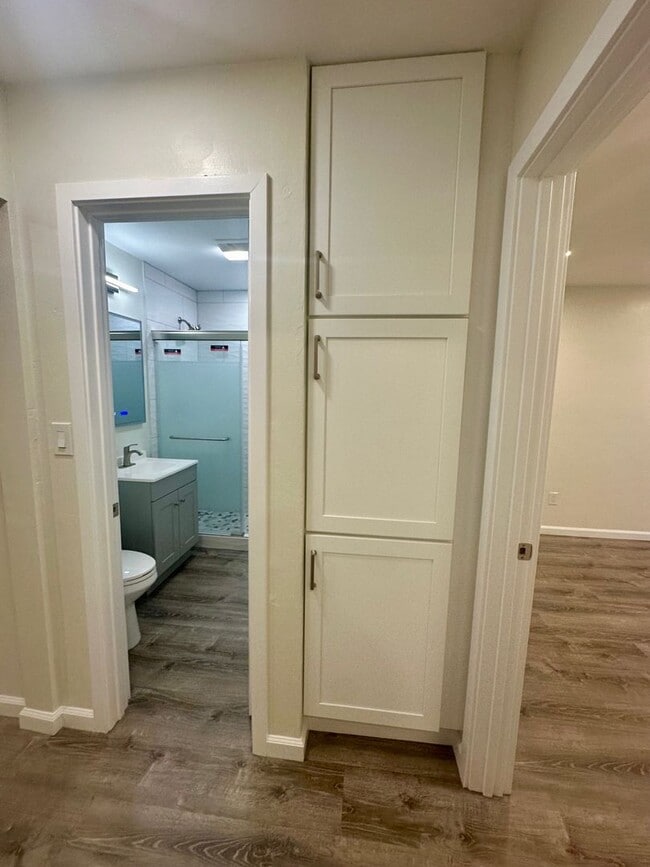 Building Photo - COMING SOON--Newly remodeled 2 bedroom 1 bath apartment 4 blocks from the beach