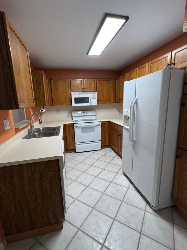 Building Photo - 8625 E Belleview Pl