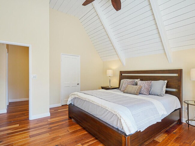 Building Photo - 4236 Ensenada Dr