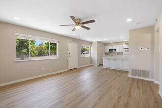 Building Photo - 46869 Highway 74 Unit 1