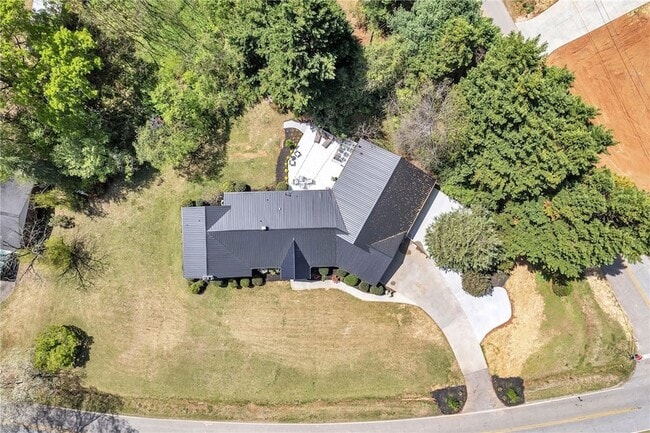 Building Photo - 405 Playground Rd