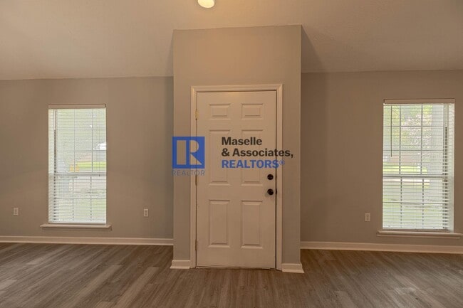 Building Photo - 3 Bed/2 Bath Home in Brandon