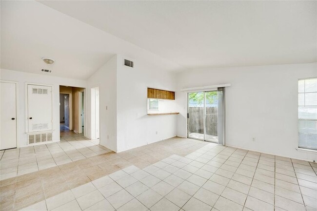 Building Photo - 5208 Bogey Ct