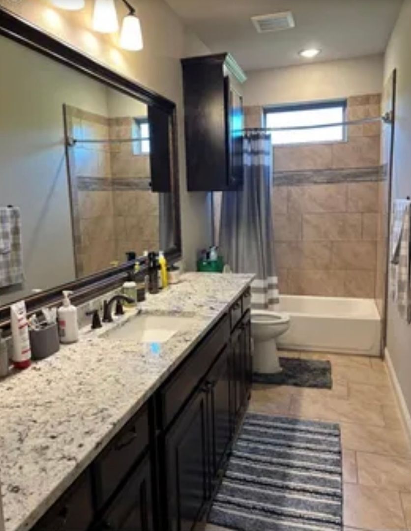 Building Photo - 7109 Lake Village Ct