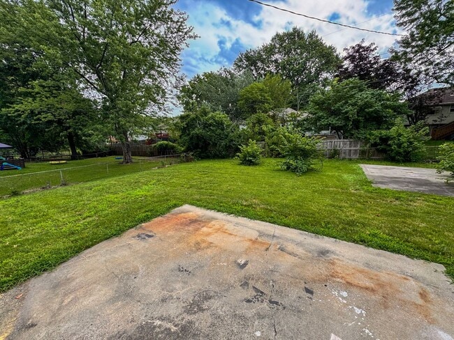 Building Photo - $1,695 - 3 Bed, 2 Bath House in Raytown, MO