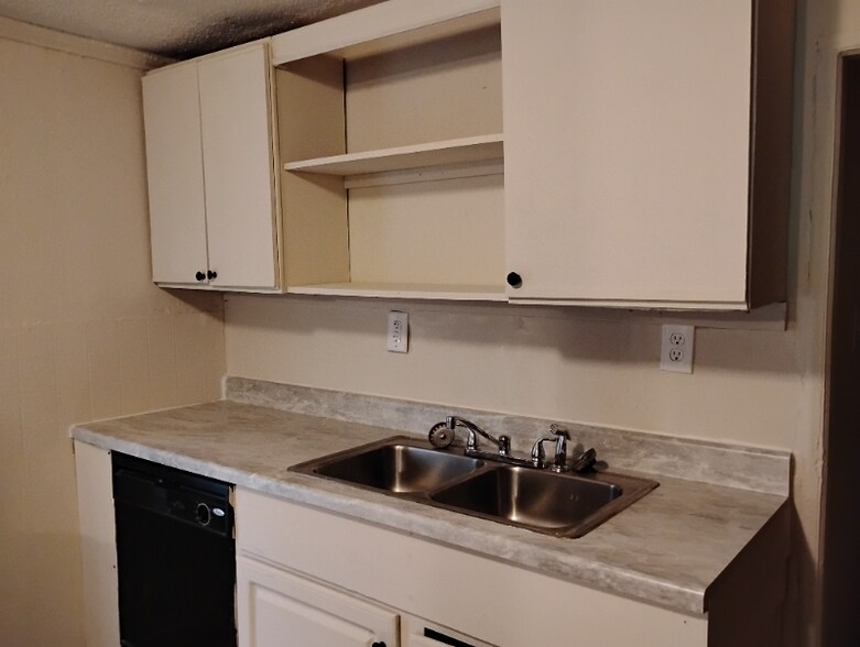 Building Photo - 123 Lucille Rd