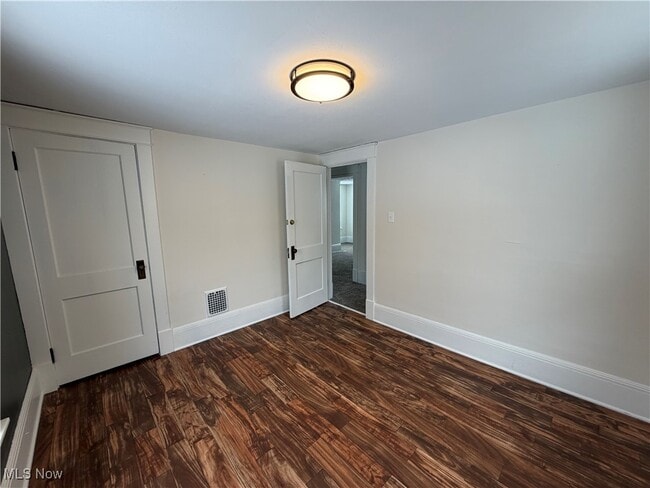 Building Photo - 443 S Union Ave