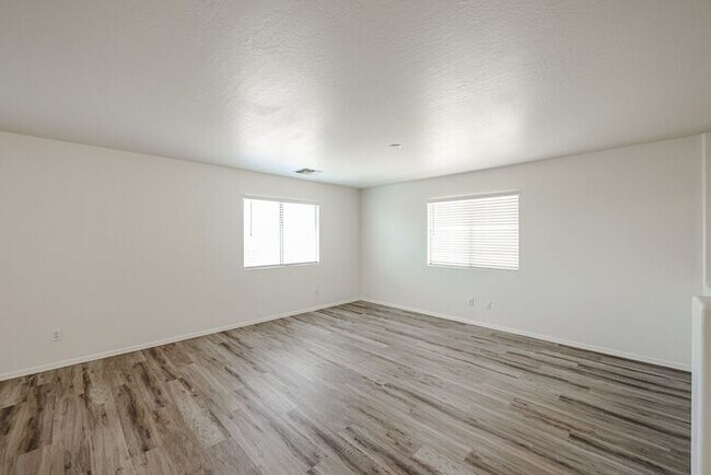 Building Photo - COMING SOON !! 4 BED 2.5 BATH, 2200+ SFT IN CAMELBACK RANCH, PHOENIX