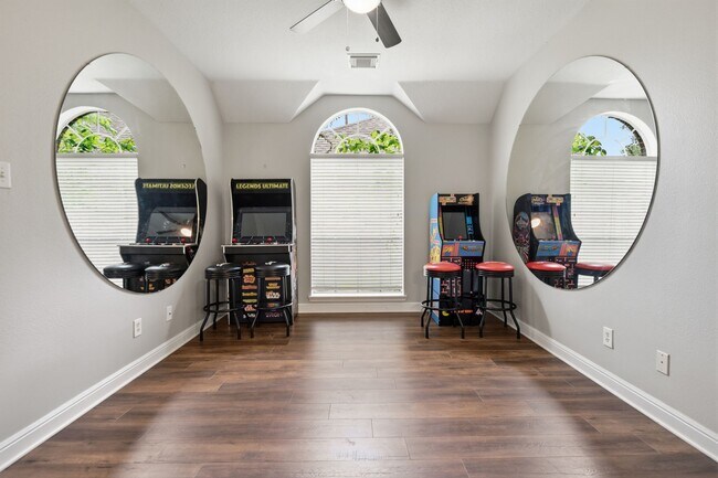 Building Photo - 13815 Wetherfield Ln