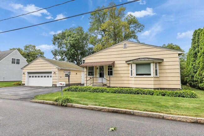 Building Photo - 120 Chauncey Ave