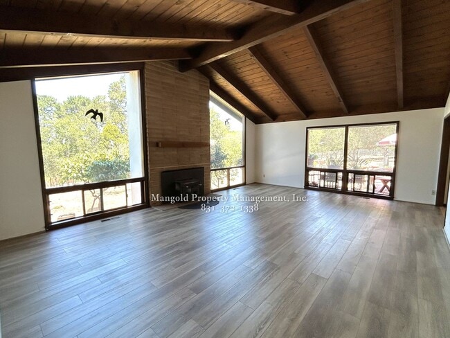Building Photo - Charming 3-Bed, 2-Bath Home with Large Bac...