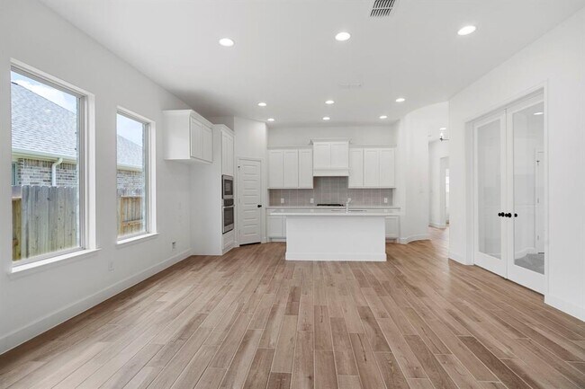 Building Photo - 27106 Cutleaf Daisy Ct