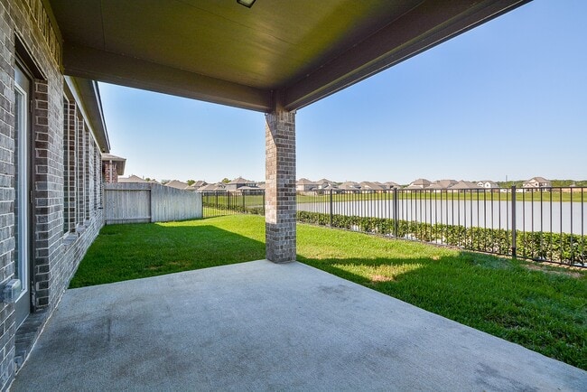 Building Photo - 14615 Sycamore Side Wy